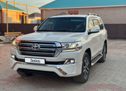 Toyota Land Cruiser 2017 года