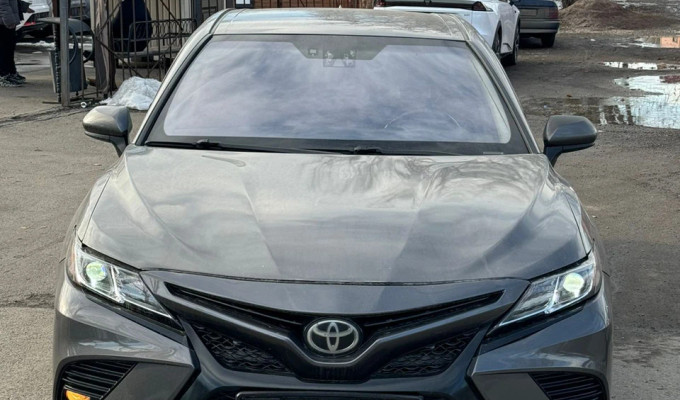 Toyota Camry 2019 года