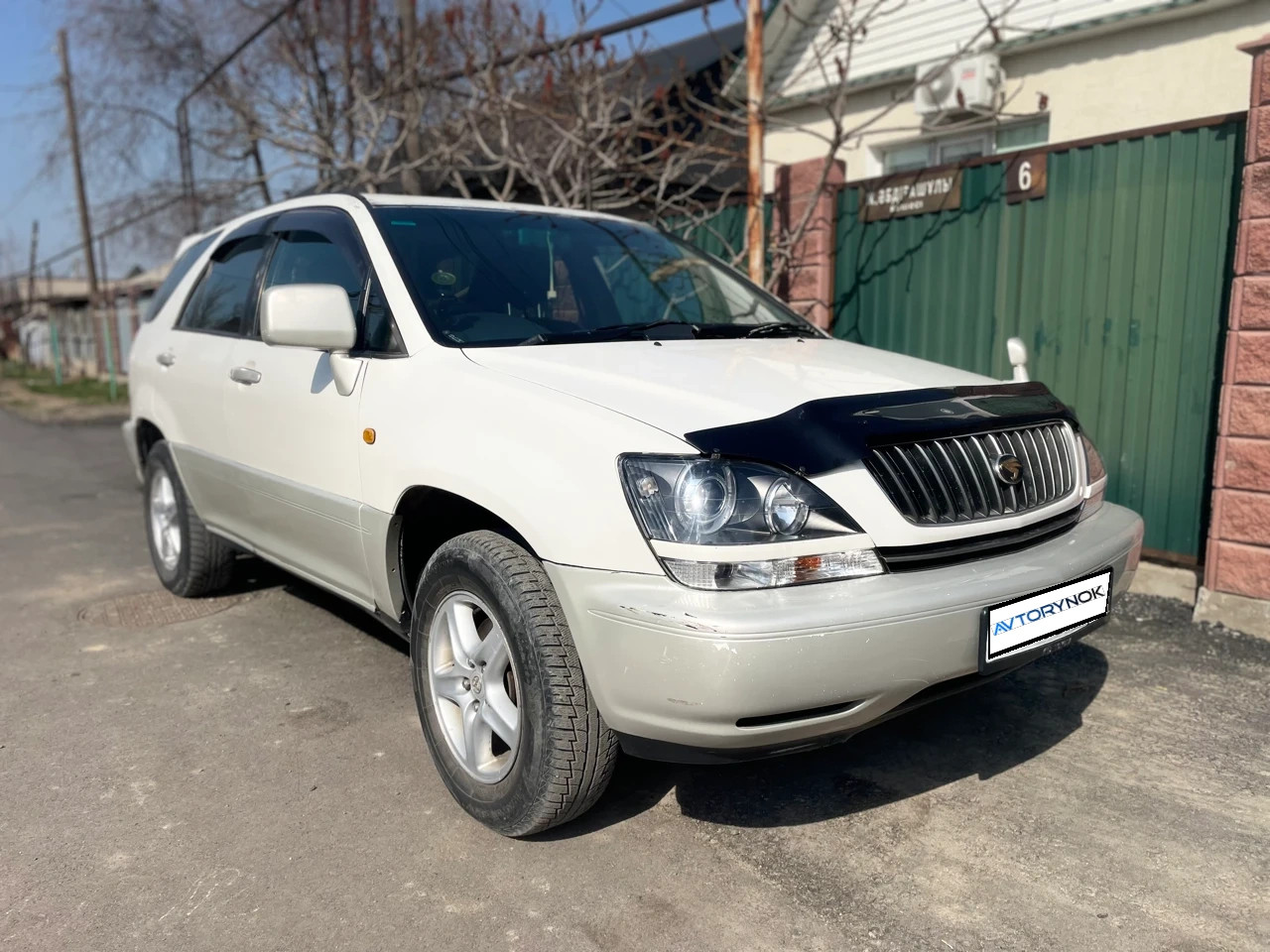 Toyota Harrier, 1998