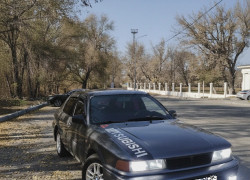 Mitsubishi Galant 1992 года