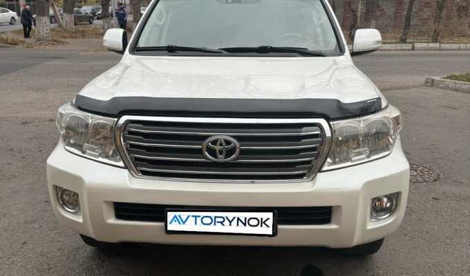 Toyota Land Cruiser 2013 года