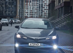 Toyota Corolla 2018 года