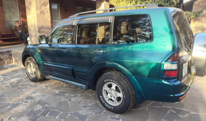 Mitsubishi Pajero 2002 года