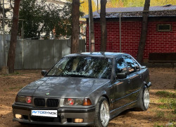 BMW 3 серия 1992 года