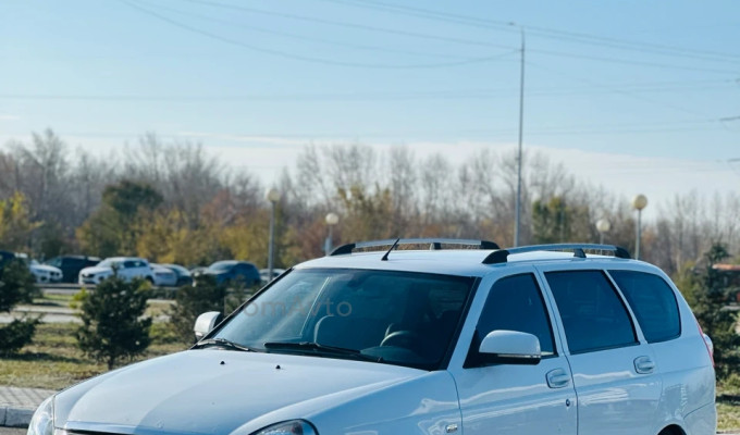 ВАЗ (Lada) Priora 2013 года