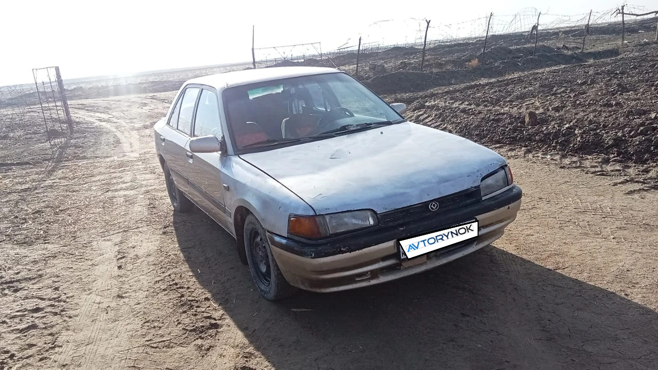 Mazda 323, 1992