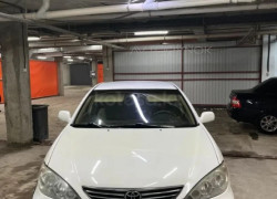 Toyota Camry 2005 года