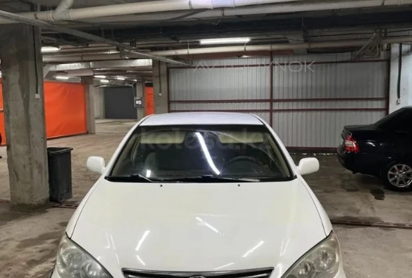 Toyota Camry 2005 года