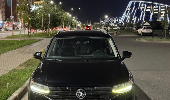 Volkswagen Tiguan 2021 года