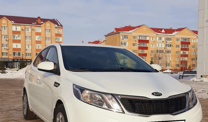 Kia Rio 2015 года