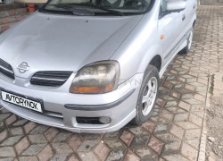Nissan Almera Tino 2003 года