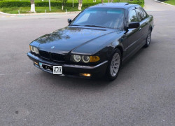 BMW 7 серия 2000 года
