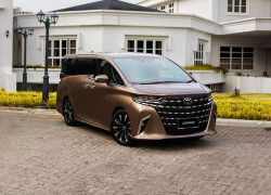 Toyota Alphard 2025 года