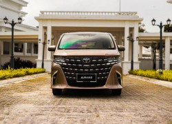 Toyota Alphard 2025 года