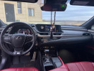 Lexus ES 2019 года