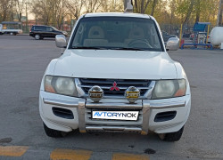 Mitsubishi Pajero 2002 года