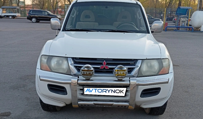 Mitsubishi Pajero 2002 года