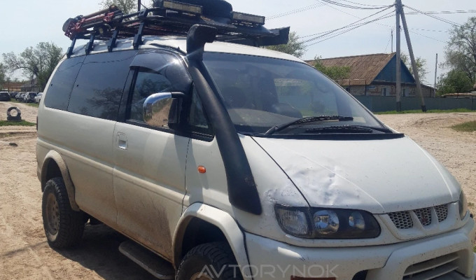 Mitsubishi Delica 1995 года