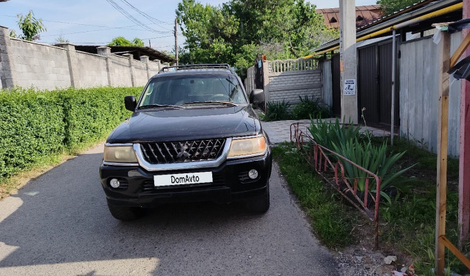 Mitsubishi Montero Sport 2000 года
