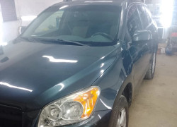 Toyota RAV4 2010 года