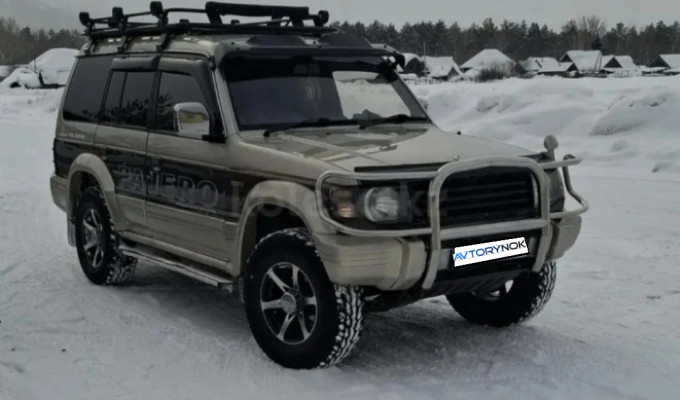 Mitsubishi Pajero 1992 года