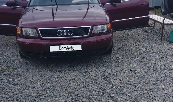 Audi A8 1995 года