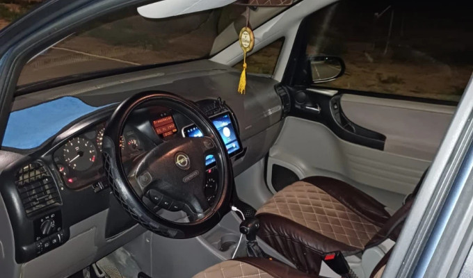 Opel Zafira 2001 года