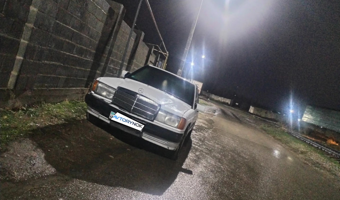 Mercedes-Benz 190 1993 года