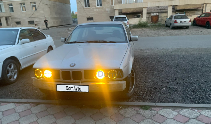 BMW 5 серия 1993 года