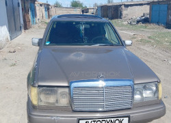 Mercedes-Benz E-Класс 1989 года