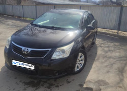 Toyota Avensis 2011 года