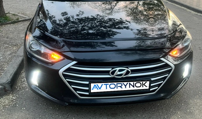 Hyundai Elantra 2017 года
