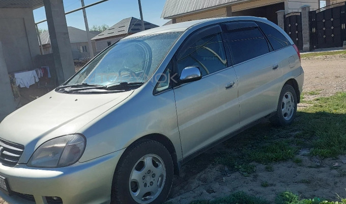 Toyota Nadia 1999 года