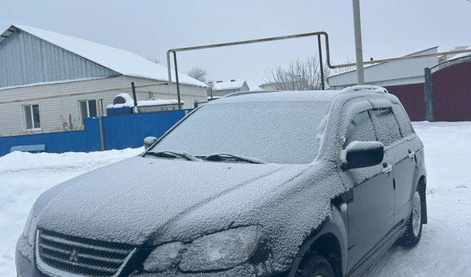Mitsubishi Airtrek 2002 года