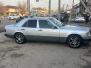 Mercedes-Benz E-Класс 1988 года