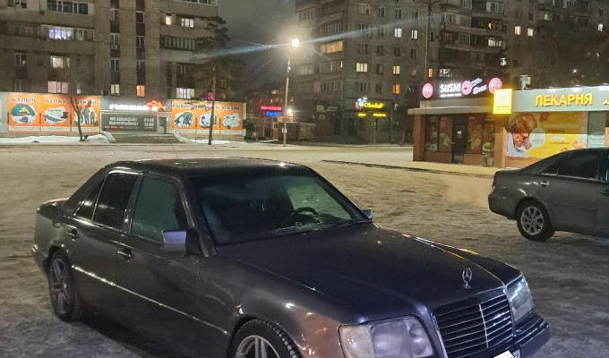 Mercedes-Benz E-Класс 1995 года