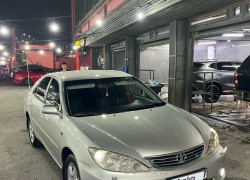 Toyota Camry 2005 года