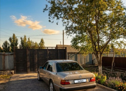 Mercedes-Benz E-Класс 1992 года