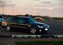 Mercedes-Benz E-Класс 2003 года