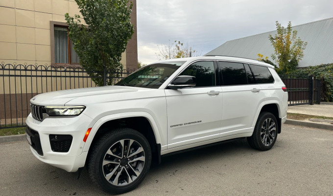 Jeep Grand Cherokee 2021 года
