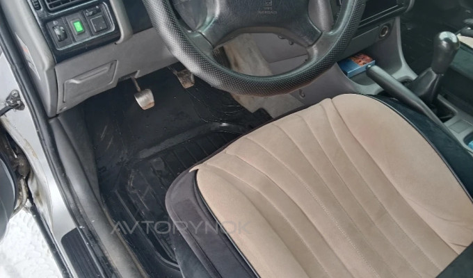Toyota Avensis 1998 года