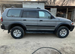 Mitsubishi Montero Sport 2000 года