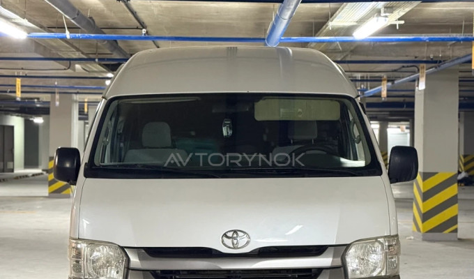 Toyota Hiace 2014 года
