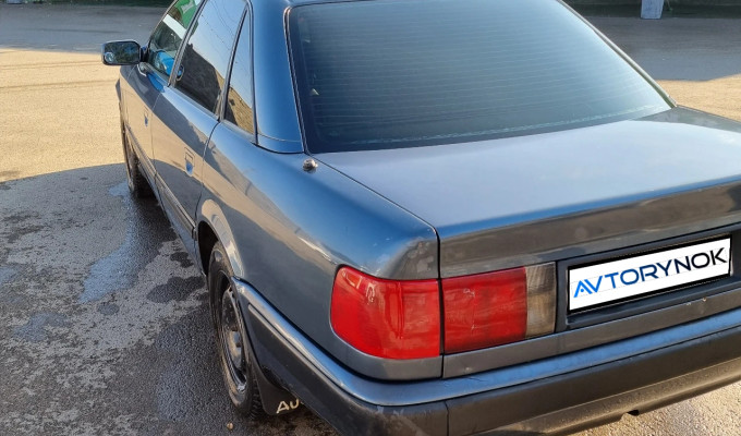 Audi 100 1993 года