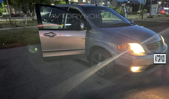 Mazda MPV 2002 года