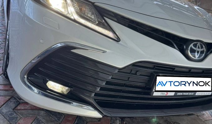 Toyota Camry 2023 года