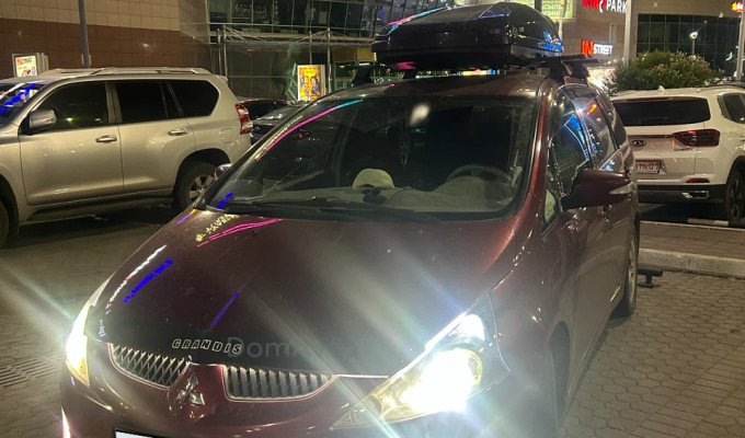 Mitsubishi Grandis 2005 года