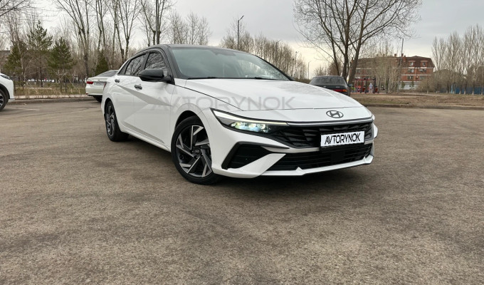Hyundai Elantra 2024 года