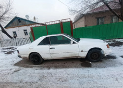 Mercedes-Benz E-Класс 1992 года