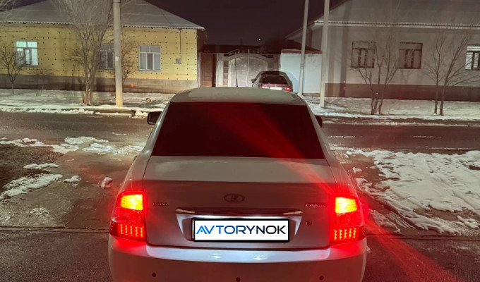 ВАЗ (Lada) Priora 2014 года